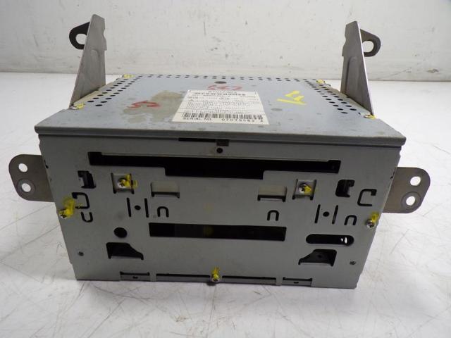 Radioodtwarzacz (radio AM/FM) 8701A352 MITSUBISHI
