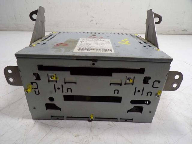 Radioodtwarzacz (radio AM/FM) 8701A352 MITSUBISHI