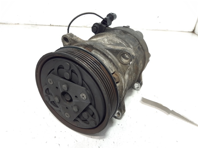 Sprężarka klimatyzacji 8708581 VOLVO