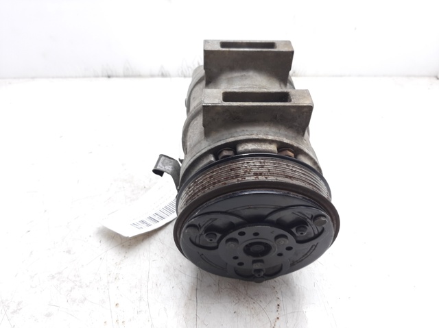 Sprężarka klimatyzacji 8708581 VOLVO
