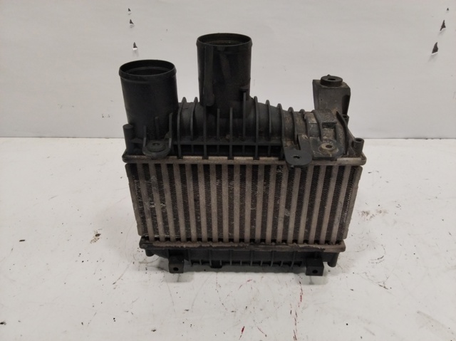 Chłodnica intercoolera 873067D TOYOTA