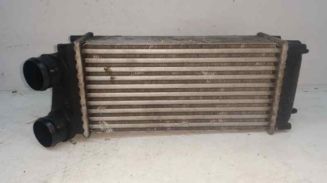 Chłodnica intercoolera 876923JD PEUGEOT