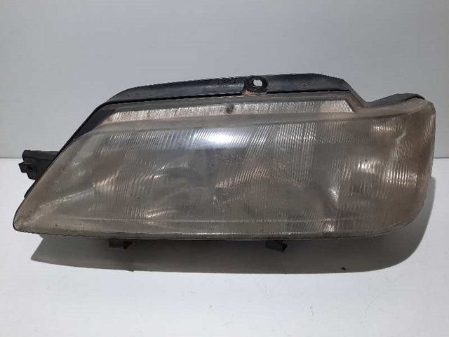 Reflektory Peugeot 605