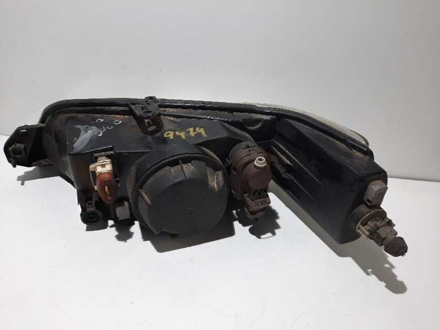 Reflektor prawy 88203989 PEUGEOT