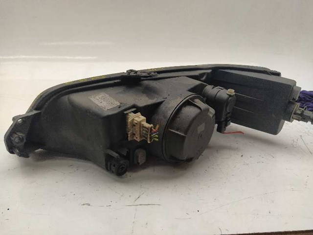 Reflektor prawy 88203989D PEUGEOT