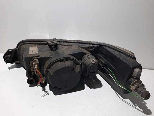 Reflektor prawy 88203989D PEUGEOT