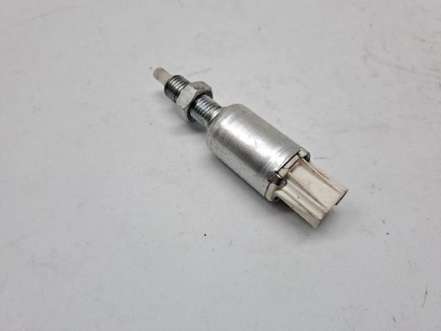 Czujnik włączania sprzęgła 8828042010 TOYOTA