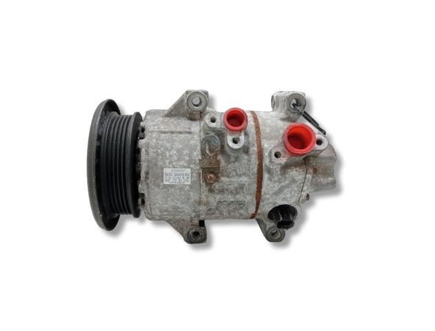 Sprężarka klimatyzacji 8831005100 TOYOTA