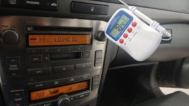 Sprężarka klimatyzacji 8831005100 TOYOTA