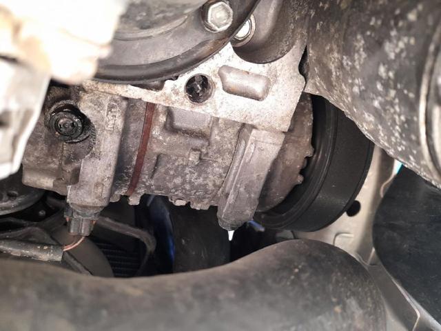 Sprężarka klimatyzacji 8831005120 TOYOTA
