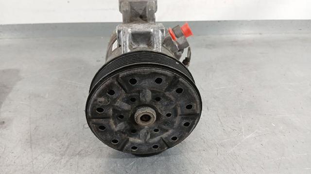 Sprężarka klimatyzacji 8831005120 TOYOTA