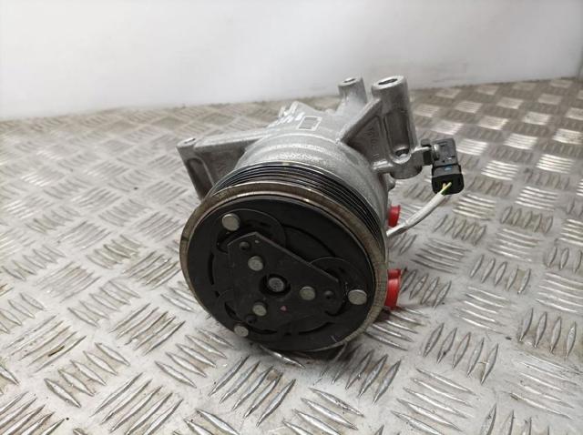 Sprężarka klimatyzacji 88310YV010D TOYOTA
