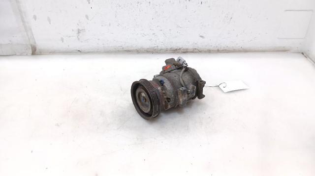 Sprężarka klimatyzacji 8832042110 TOYOTA