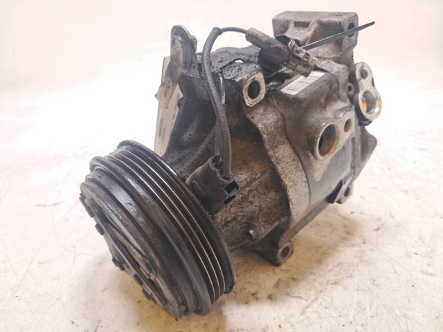 Sprężarka klimatyzacji 8832052010 TOYOTA