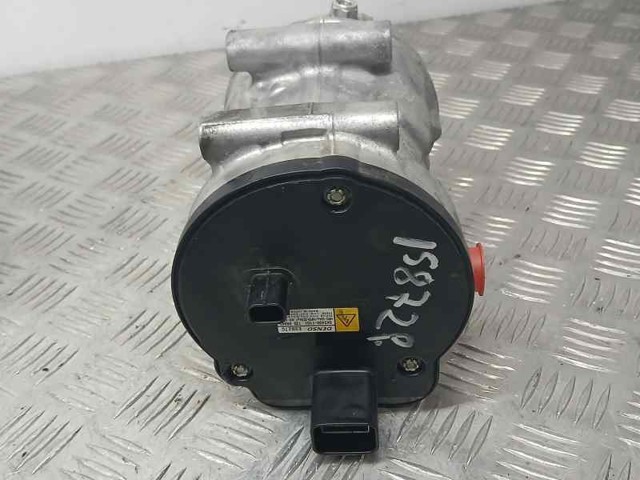 Sprężarka klimatyzacji 8837033050 TOYOTA