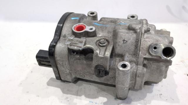 Sprężarka klimatyzacji 8837047092 TOYOTA