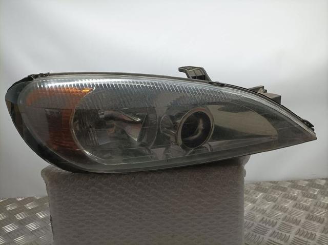 Reflektor prawy 89003045 NISSAN