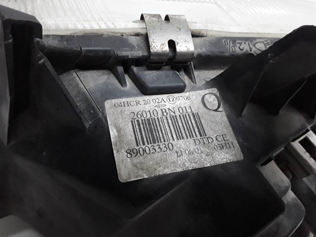 Reflektor prawy 89003330 NISSAN