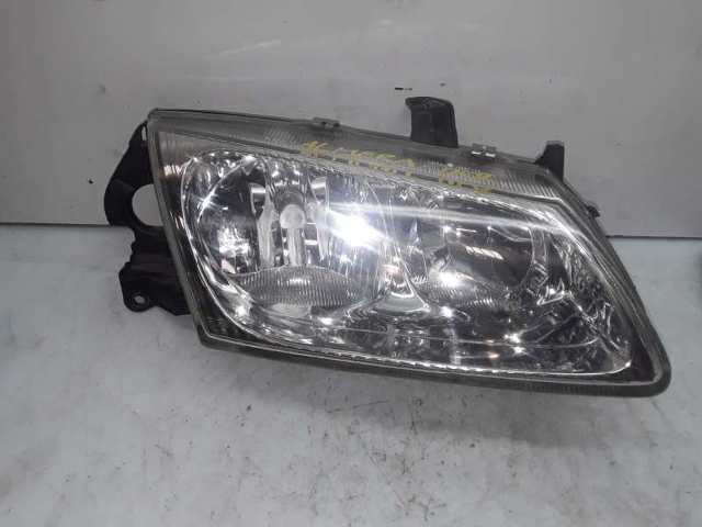 Reflektor prawy 89003330 NISSAN