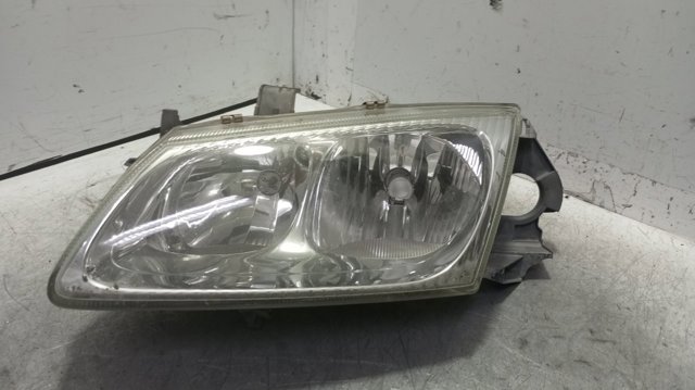 Reflektor lewy 89003331 NISSAN