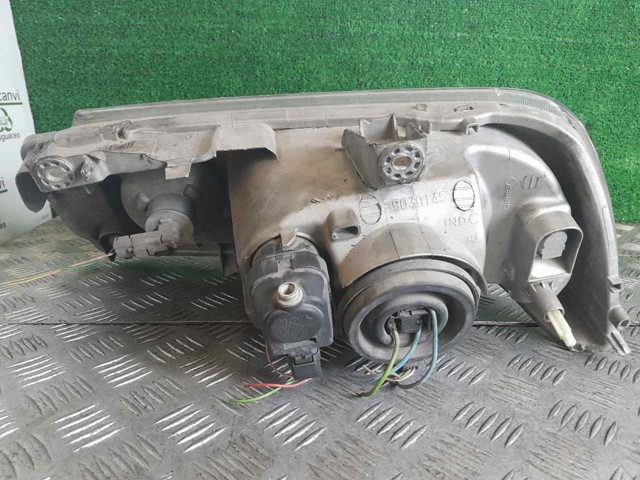 Reflektor prawy 89009576 PEUGEOT