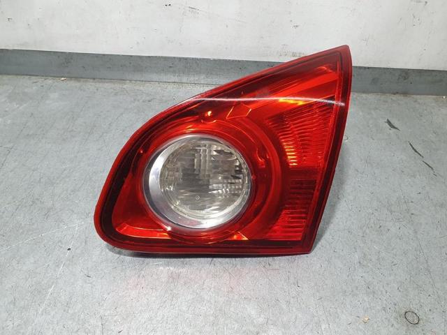 Lampa zespolona tylna prawa wewnętrzna 89071064 NISSAN