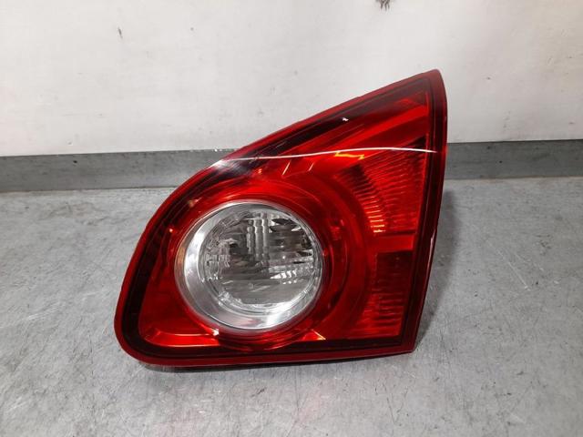 Lampa zespolona tylna prawa wewnętrzna 89071064 NISSAN