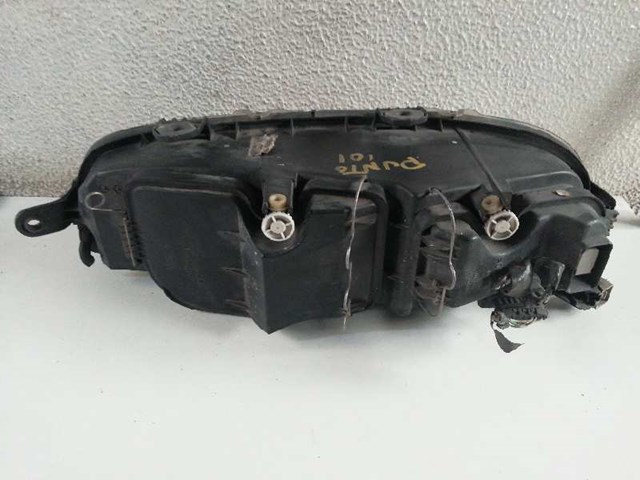 Reflektor prawy 89100448 FIAT