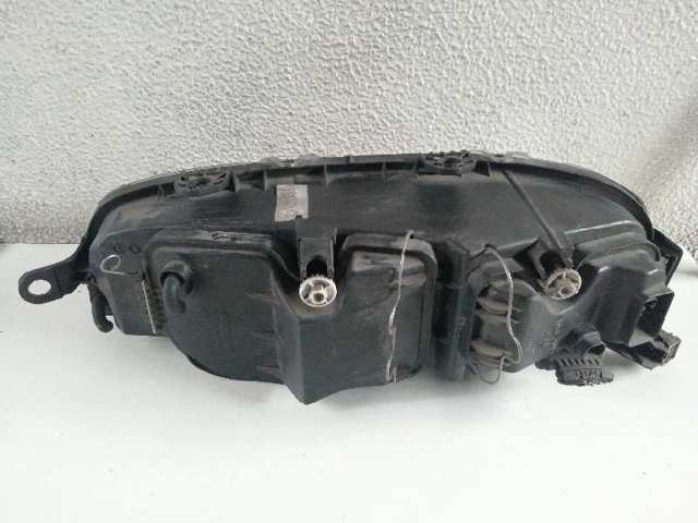 Reflektor prawy 89100448 FIAT