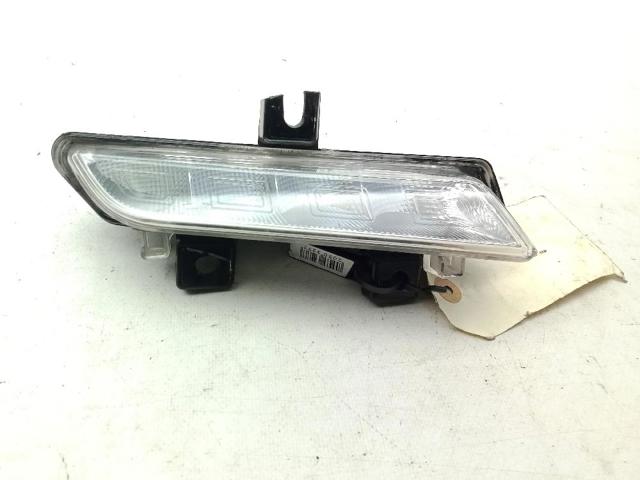 Reflektor do jazdy dziennej prawy 89208541 RENAULT