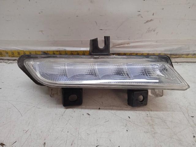 Reflektor do jazdy dziennej prawy 89208541 RENAULT