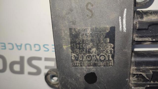 8925712010 Toyota