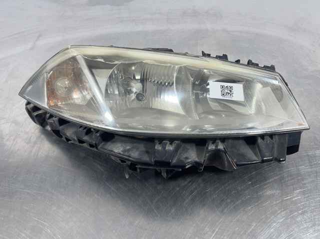 Reflektor prawy 89307000 RENAULT