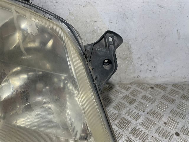 Reflektor prawy 89308560 OPEL