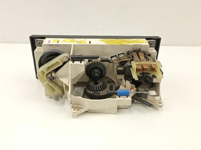 Sterownik trybów ogrzewania/klimatyzacji Audi 80 89, 89Q, 8A