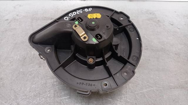 Silniczek wentylatora nagrzewnicy (ogrzewacza wnętrza) 893820021 VAG