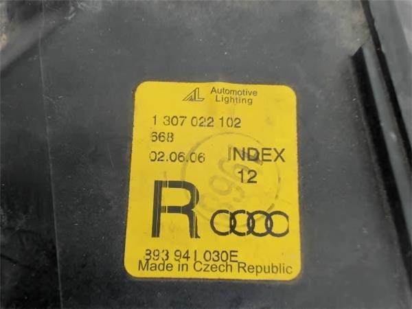 Reflektor prawy Audi 80 8C2