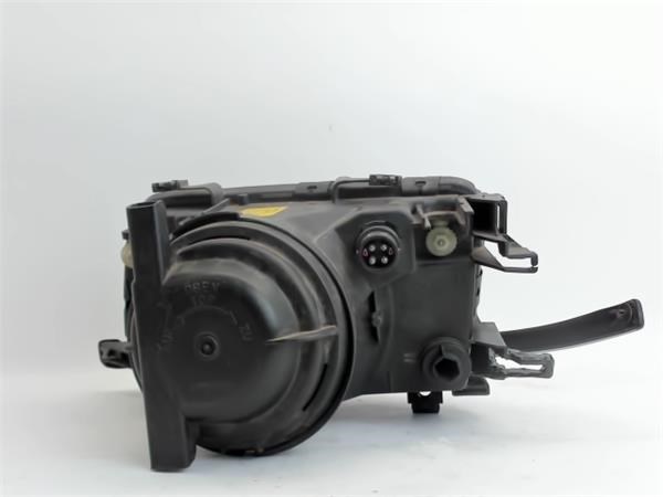 Reflektor prawy Audi 80 8C2