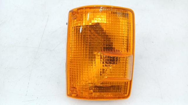 Kupić Kierunkowskaz prawy Isuzu Trooper  UBS w dobrej cenie