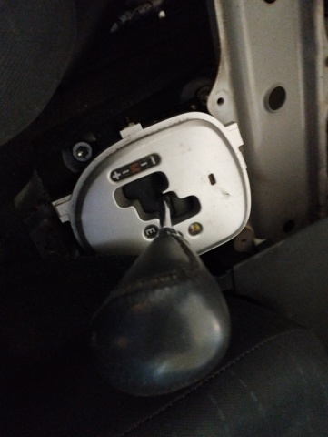 Czujnik położenia wybieraka automatycznej skrzyni biegów 8945152020 TOYOTA