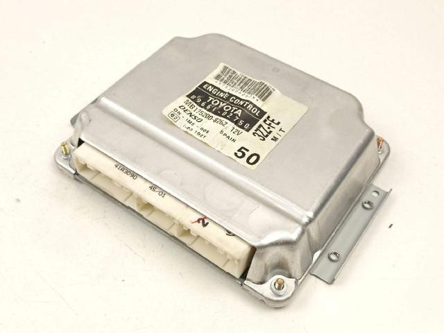 Sterownik silnika 8966102750 TOYOTA