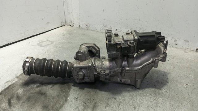 Kolektor ssący 8973858235 OPEL