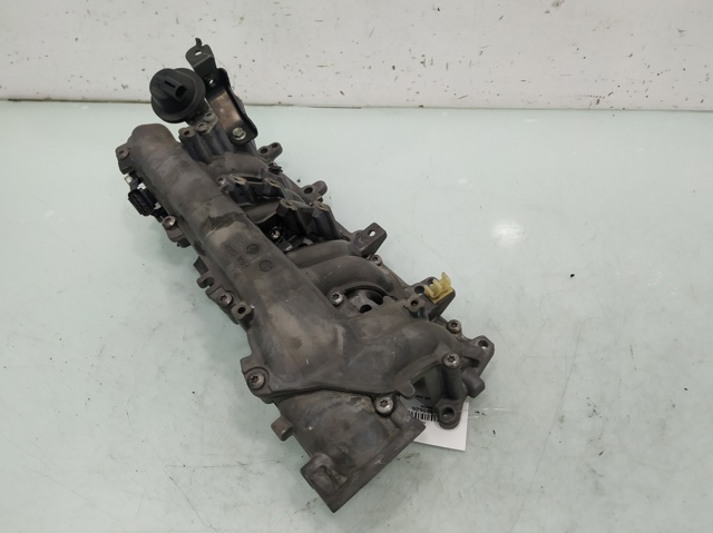 Kolektor ssący 8973858235 OPEL