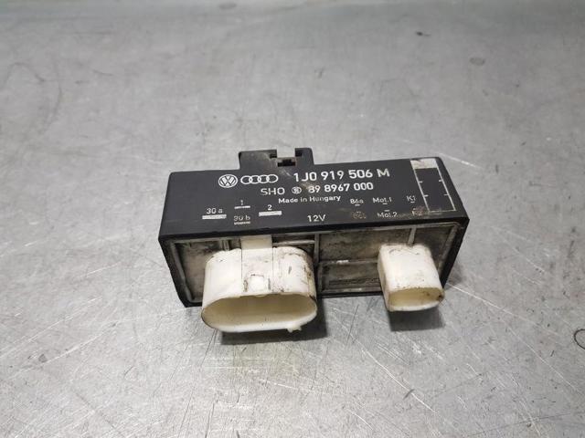 898967000 VAG