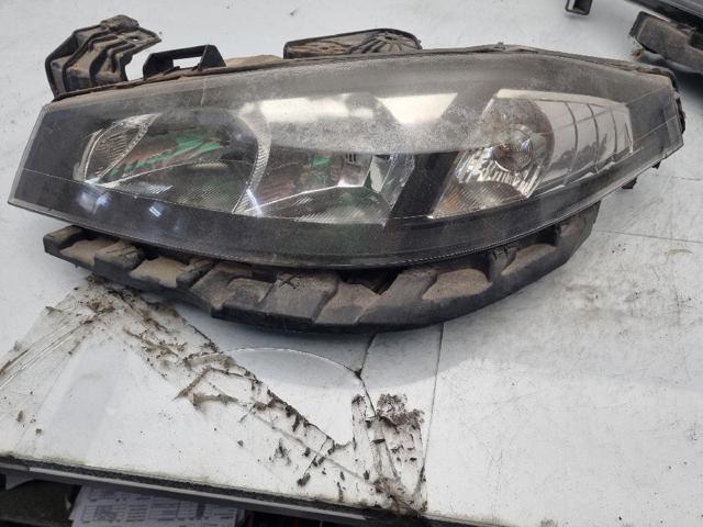 Reflektor lewy 89900417 RENAULT