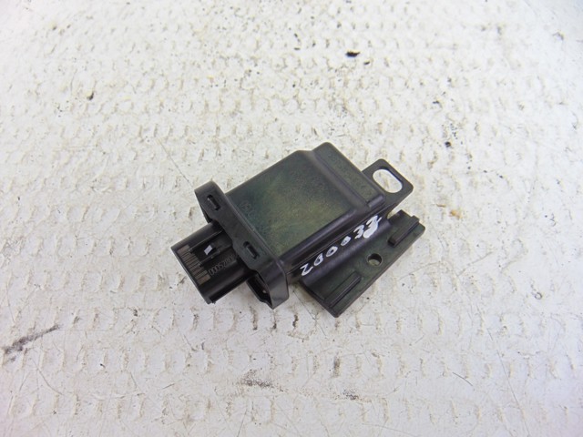 Czujnik bezkluczykowego dostępu do drzwi (odbiornik klucza) 8999130050 SUBARU