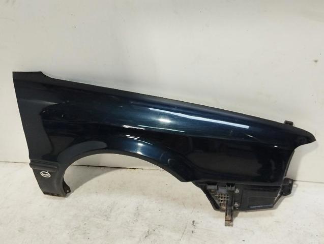 Błotnik przedni prawy Audi 80 8C2