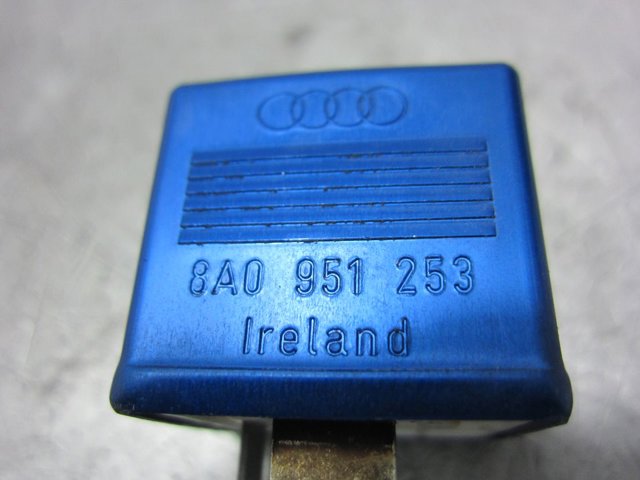 Przekaźnik świec żarowych Audi A8 4D2, 4D8