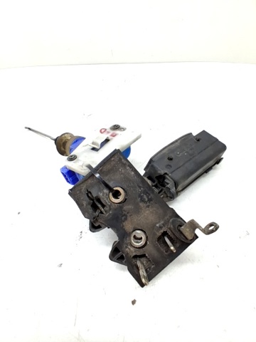 Zamek drzwi przednich prawych do Audi 80 89, 89Q, 8A