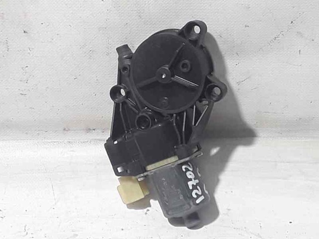 Mechanizm podnoszenia szyby drzwi przednich prawych 8A6114553BC FORD